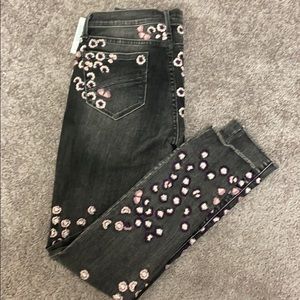 NWT Driftwood  embroidered jeans .